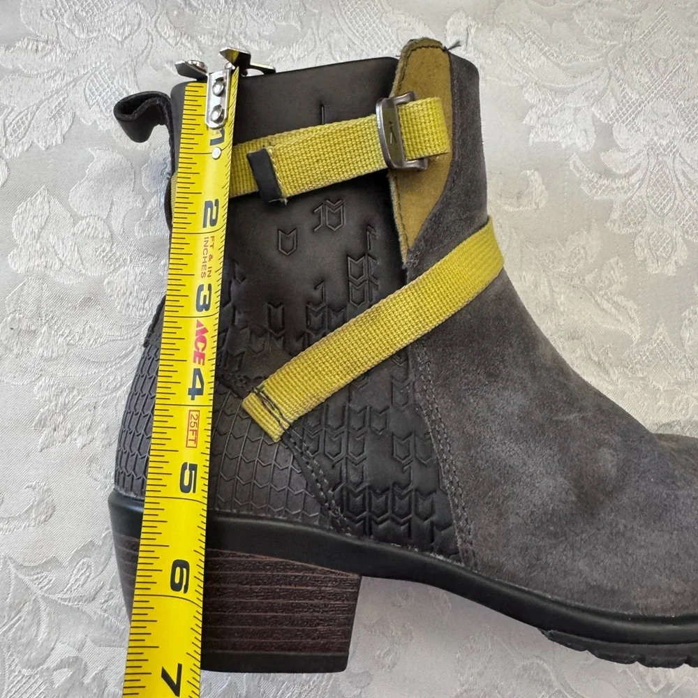Keen‎ Morrison Mid Boot Comfort Gray Leather Booties Women’s 7 Sleek Durable